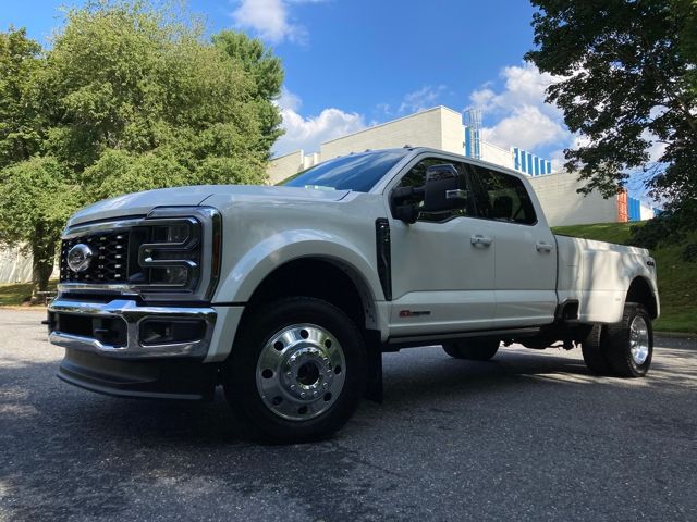 2025 Ford F-450 LARIAT