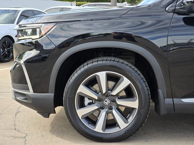 used 2025 Honda Pilot car, priced at $42,725