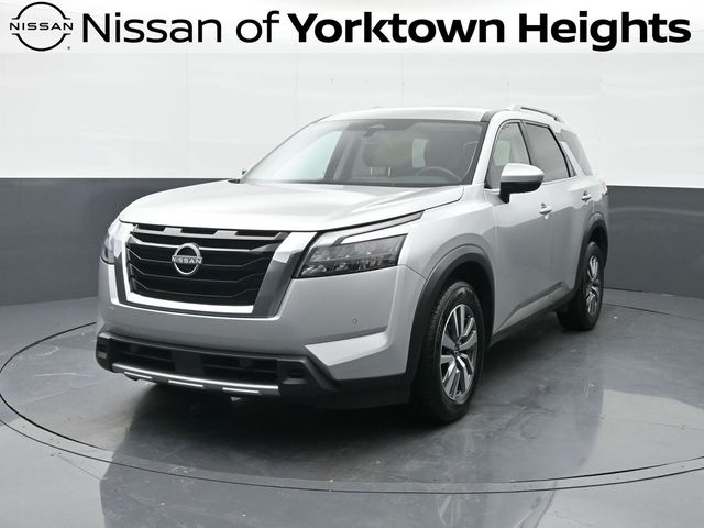2025 Nissan Pathfinder SL 4WD