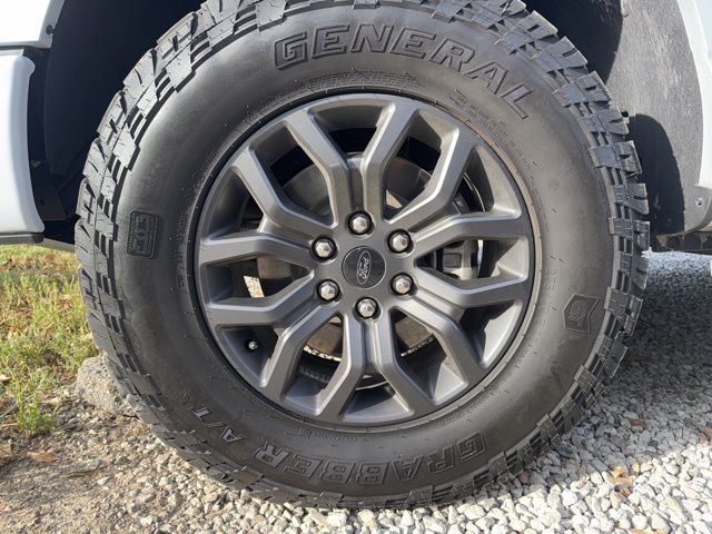 View vehicle photo 6