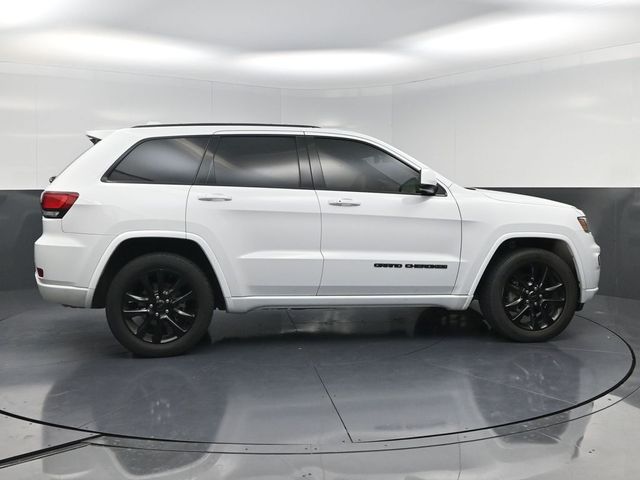 2020 Jeep Grand Cherokee Altitude White/off-white at River Oaks CDJR