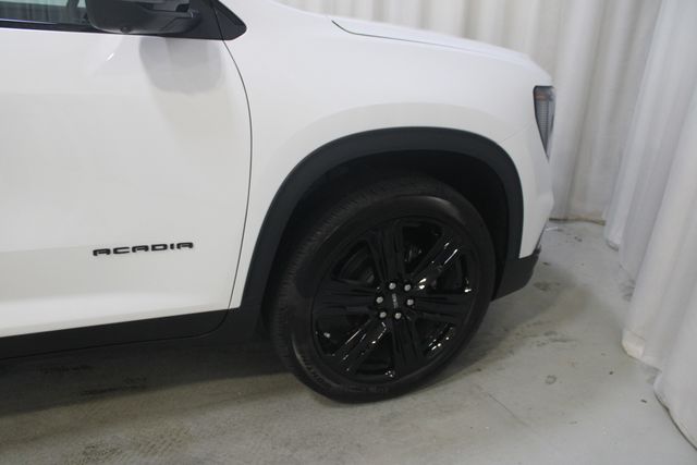 New 2026 White GMC Elevation image 38