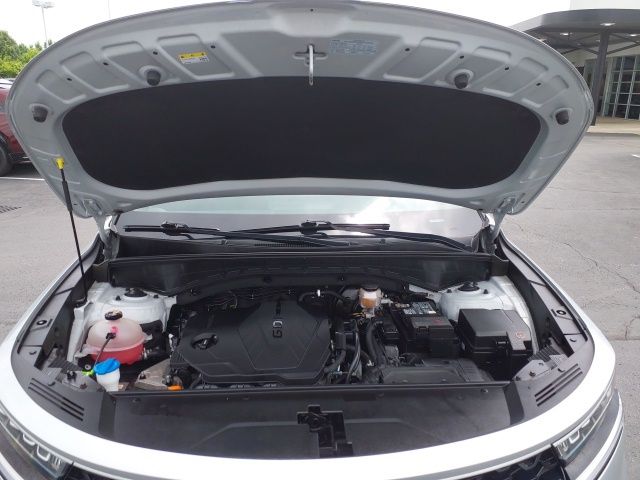 Used 2022 Silver Kia LX image 6