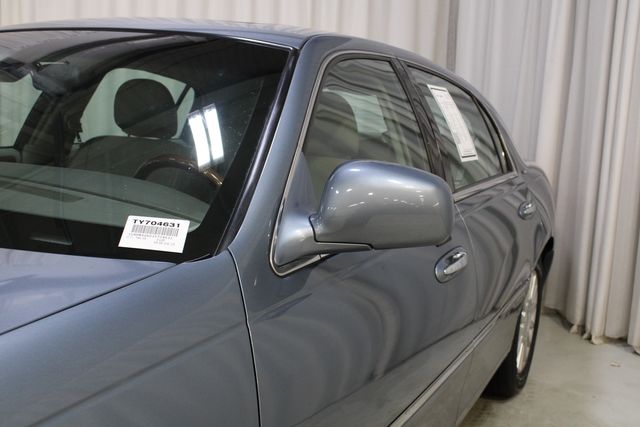 Used 2003 Silver Lincoln Signature image 30