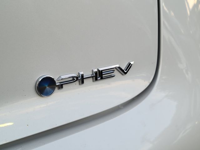 2026 Toyota Prius Plug-in Hybrid SE - Photo 19