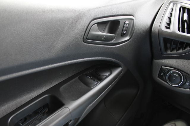 Used 2014 White Ford XL image 7