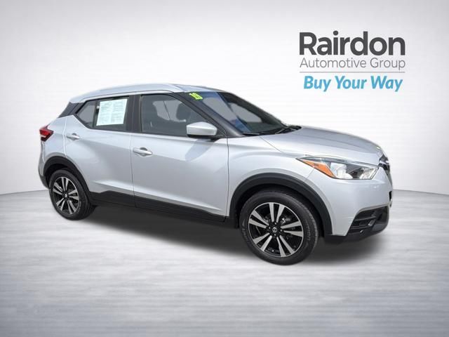 Brilliant Silver Metallic 2019 Nissan Kicks SUV / Crossover Front-Wheel Drive Continuously Variable Transmission