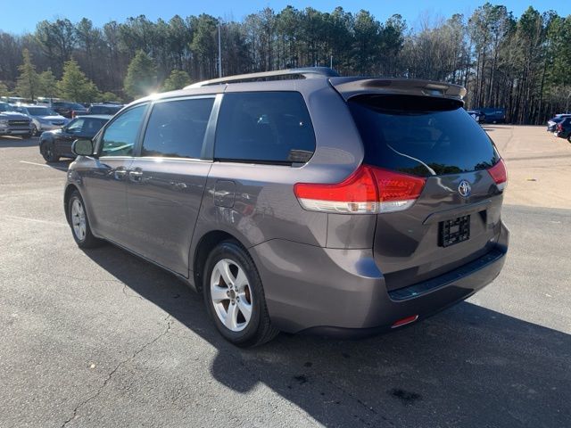 2011 Toyota Sienna LE 8-Passenger photo