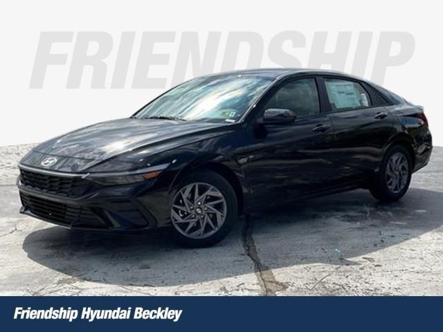 2024 Hyundai Elantra SEL FWD