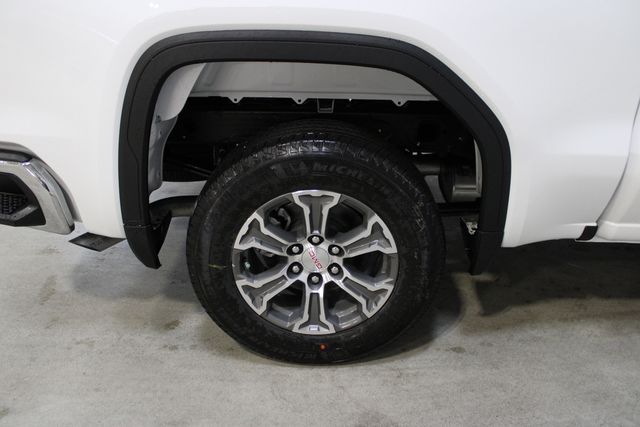 New 2026 White GMC SLE image 32
