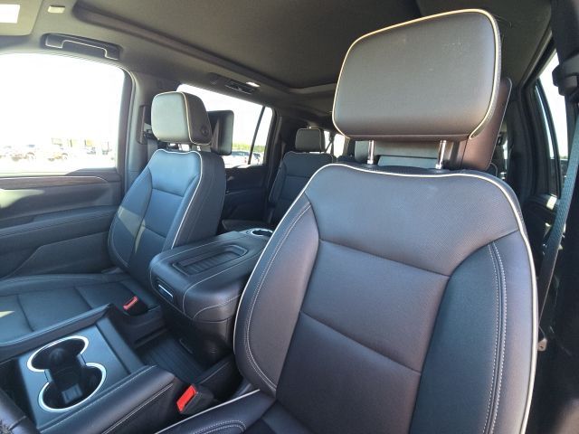 2023 Chevrolet Suburban Premier:C02421