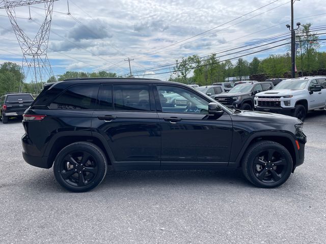 2023 Jeep Grand Cherokee Limited - Diamond Black Crystal Pearlcoat exterior view 8