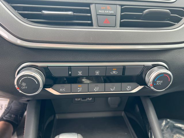 2025 Gun Metallic Nissan Altima SR FWD Sedan