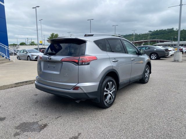 2017 Toyota RAV4 LE photo
