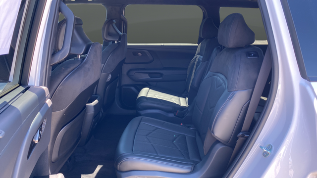 New 2027 White Kia X-Pro SX-Prestige image 24