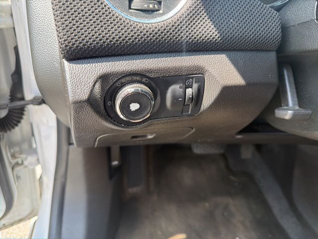 Used 2013 White Chevrolet 1LT image 14