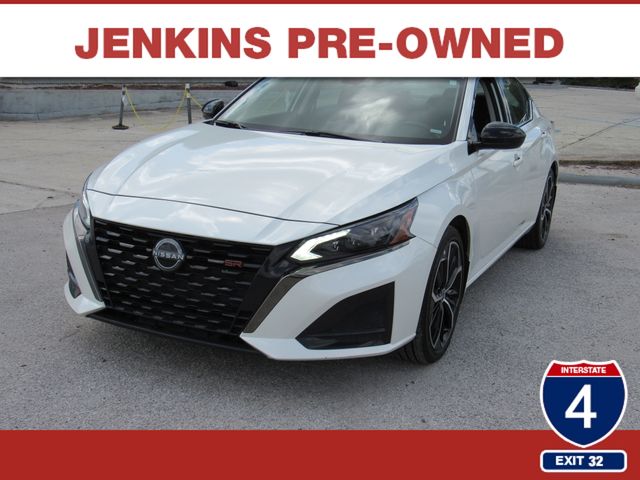 Pearl White Tricoat 2024 Nissan Altima Sedan Front-Wheel Drive Continuously Variable Transmission