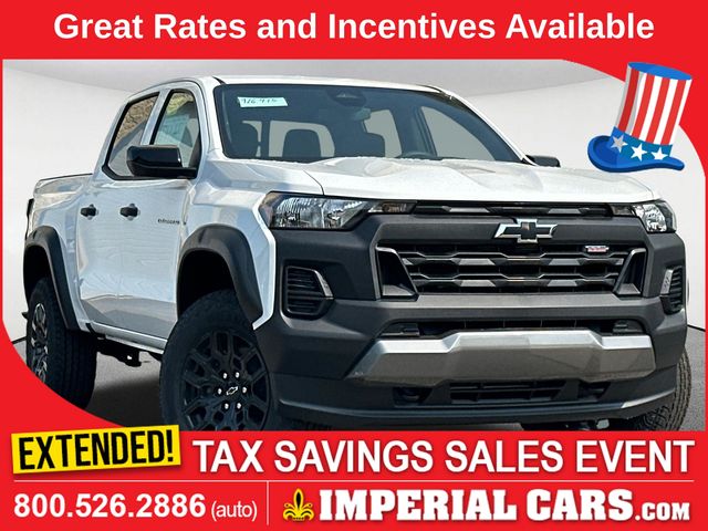 Summit White 2026 Chevrolet Colorado Pickup Truck Four-Wheel Drive 8-Speed Automatic