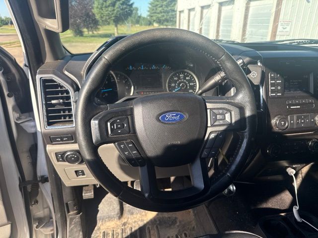 2016 Oxford White Ford F-150 XLT 4X4 Truck