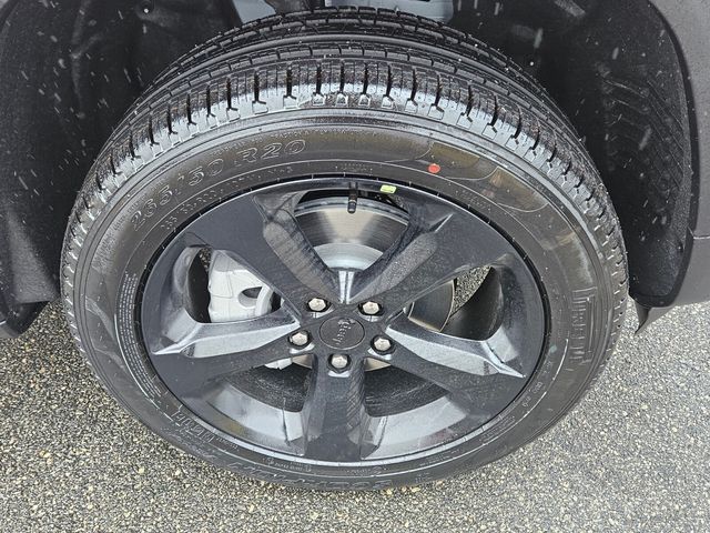 New 2025 White Jeep Limited image 17