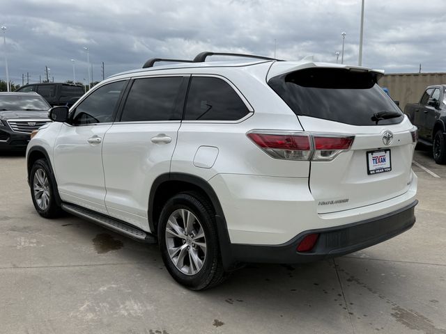 2015 Toyota Highlander XLE V6 White at Community Honda