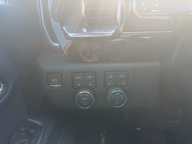 2024 Iridescent Pearl Tricoat Chevrolet Silverado 2500HD High Country 4X4 Truck