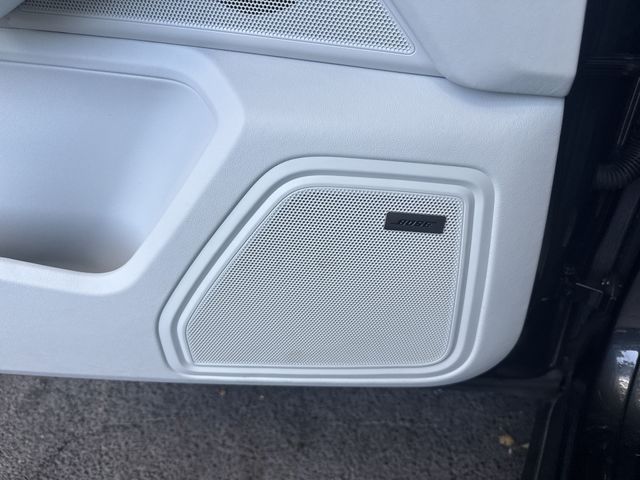 Used 2025  Porsche Base image 28
