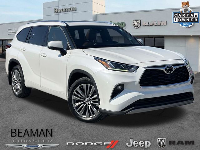 White (Blizzard Pearl) 2021 Toyota Highlander SUV / Crossover All-Wheel Drive 8-Speed Automatic