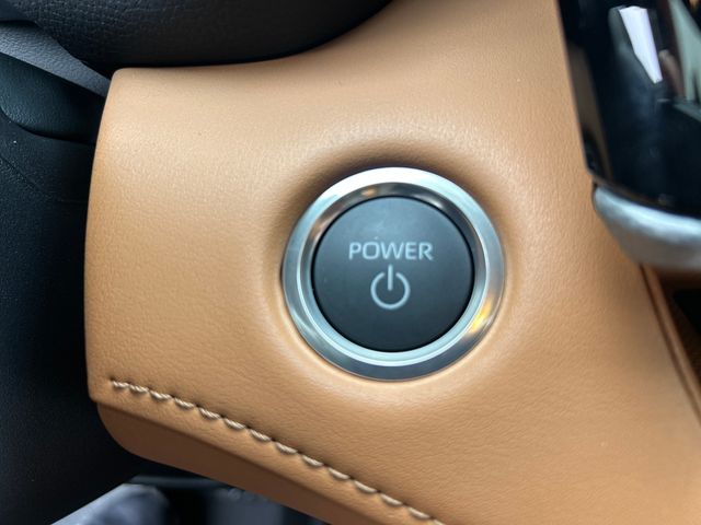 new 2025 Toyota Highlander Hybrid car, priced at $57,546