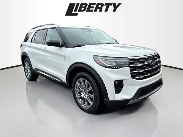 2025 Ford Explorer Active photo