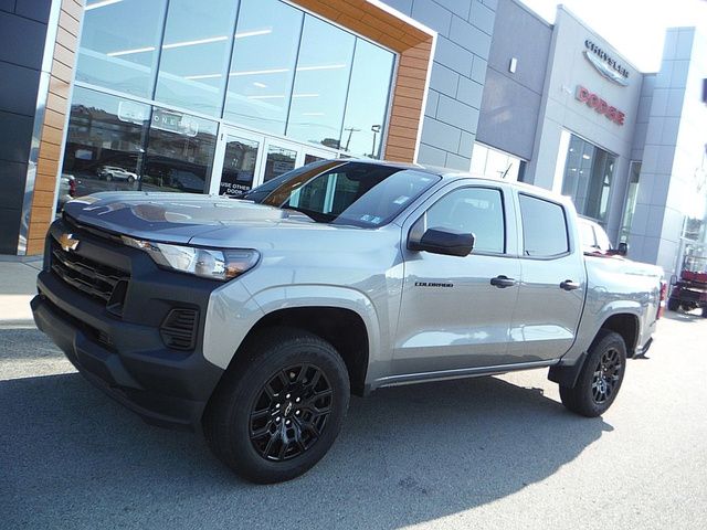 Sterling Gray Metallic 2025 Chevrolet Colorado Pickup Truck Four-Wheel Drive 8-Speed Automatic