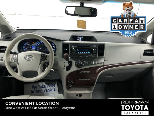 2011 Toyota Sienna XLE 14