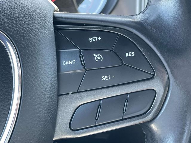 Used 2022 Silver Dodge SXT image 21