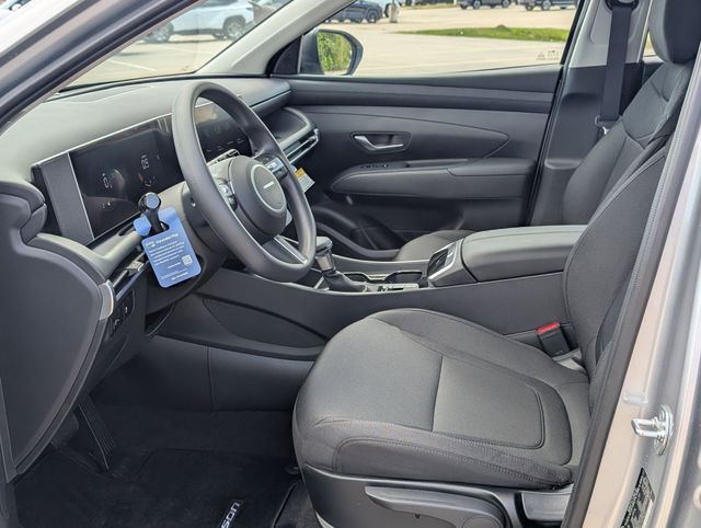2026 Hyundai Tucson SE Silver at DeMontrond Gulf Freeway
