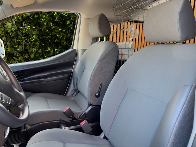 2020 Nissan NV200 Thumbnail