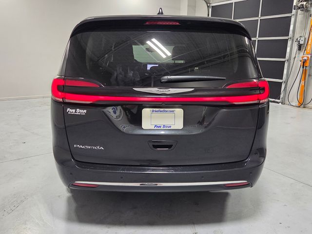 Used 2023 Chrysler Pacifica Van