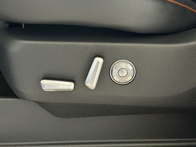 Used 2025 Lincoln Navigator SUV