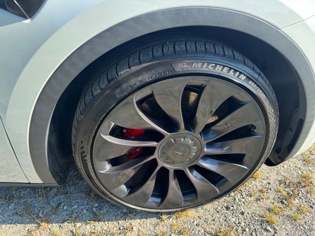 Used 2022 White Tesla Performance image 12