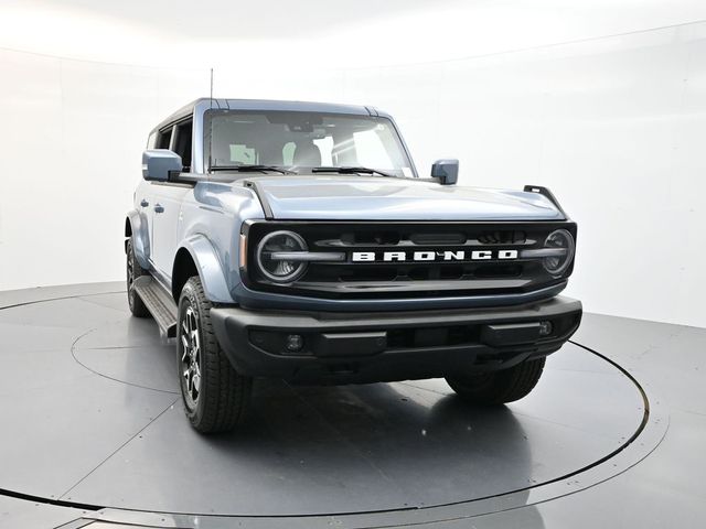 2025 Ford Bronco Outer Banks 4-Door 4WD