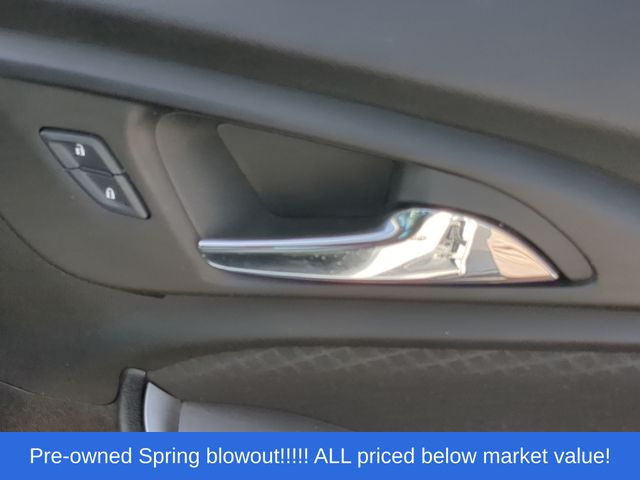 Used 2025 Summit White Chevrolet LT image 43