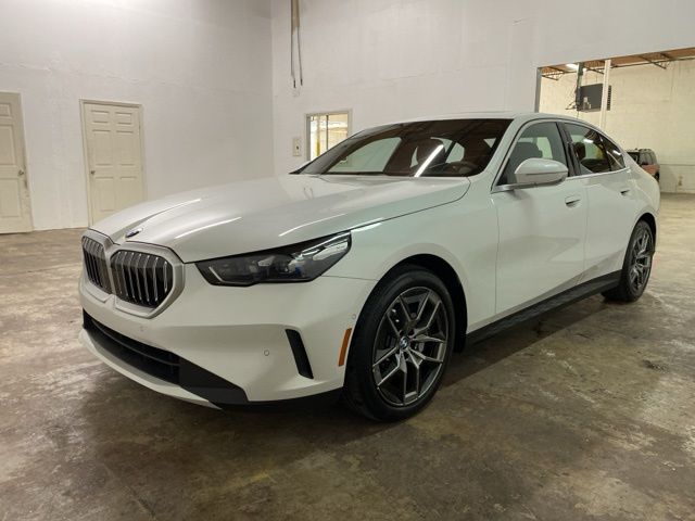 White Metallic 2026 BMW 5 Series 530i xDrive Sedan All-Wheel Drive 8-Speed Automatic