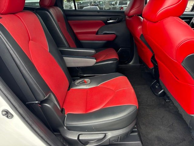Used 2023 Toyota Highlander SUV