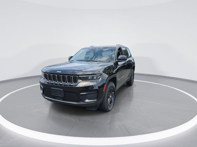 Used 2023 Black Jeep Laredo image 4