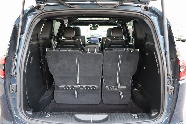 used 2025 Chrysler Pacifica car, priced at $34,500