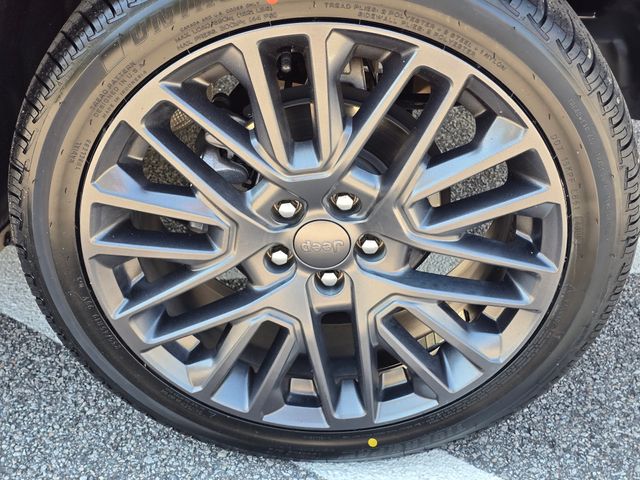 2023 Jeep Compass Limited:168548B