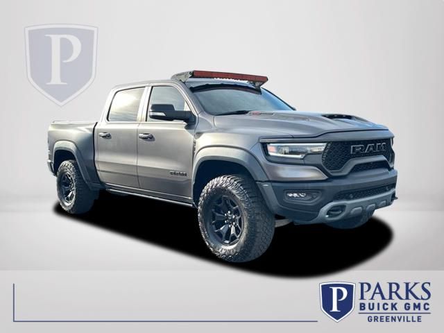 2021 RAM 1500 TRX Crew Cab 4WD Gris (Granite Crystal Metallic Clearcoat) Camioneta Tracción en las cuatro ruedas 8 velocidades Automática