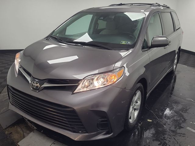 2018 – Toyota – Sienna