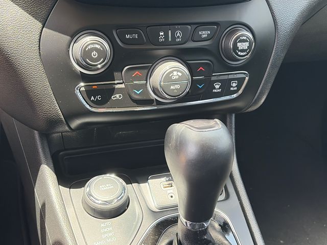 Used 2019 Jeep Cherokee SUV