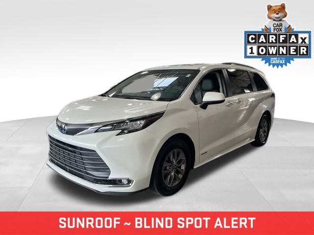Toyota Sienna XLE 7-Passenger AWD