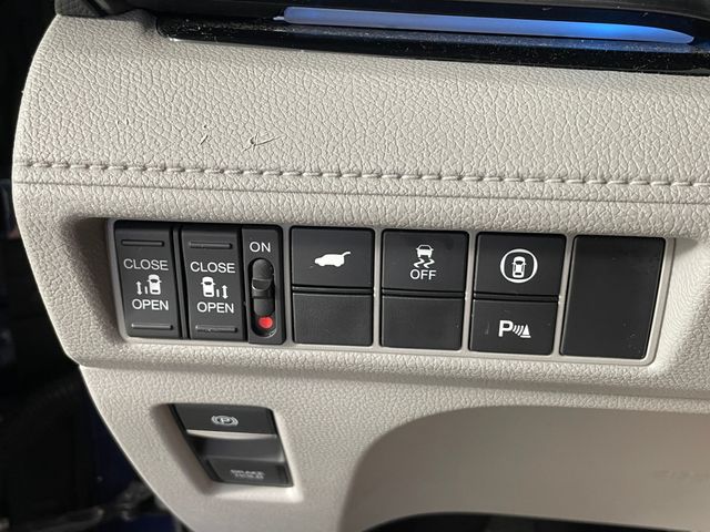 Used 2021 Honda Odyssey Elite For Sale in Bremerton, WA